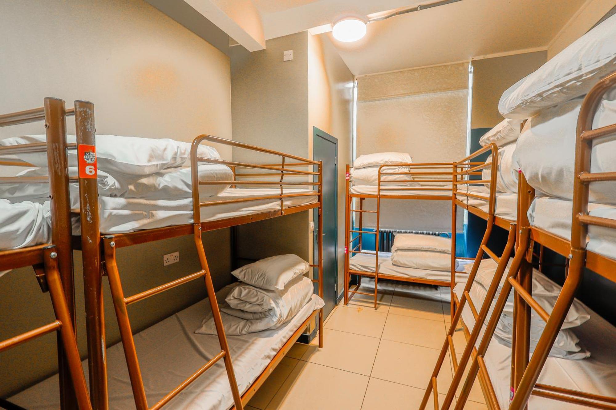 Hostel Rest Up *